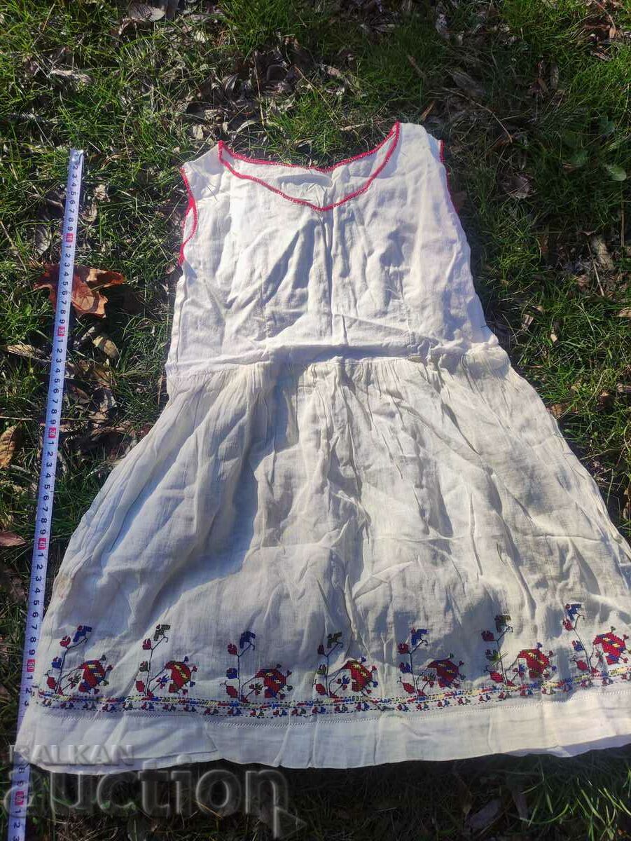 Delivery of Children's shirt with embroidery, embroidery