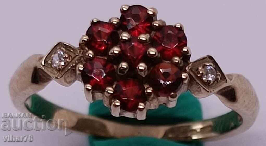 Auction 9K GOLD RING WITH GARNET Auction 9K GOLD RING WITH GARNET
