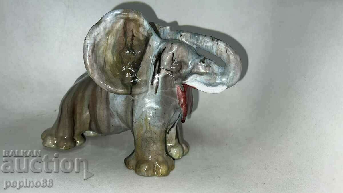 Georgi Bakardzhiev /1899-1972/ Elefant din ceramică cu glazură
