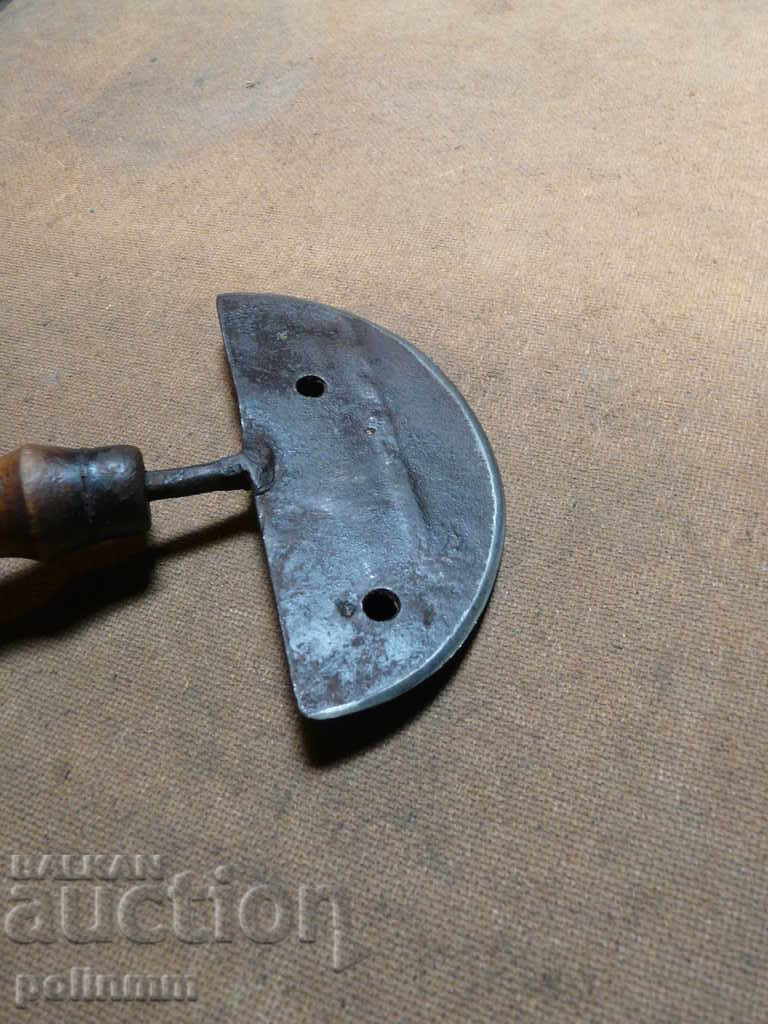 Old Sarakian knife - 3 with price 20.00 BGN | € 10.23 Old Sarakian knife - 3 with price 20.00 BGN | € 10.23