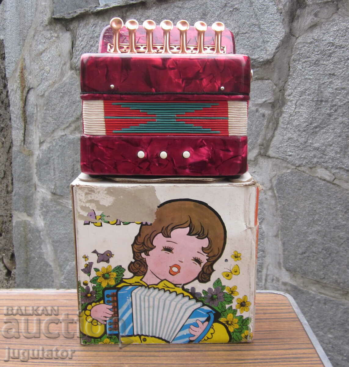 стара детска играчка акордеон акордеонче с кутия