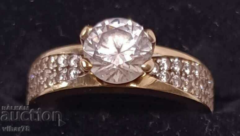 Auction 9K GOLD RING WITH ZIRCONIA Auction 9K GOLD RING WITH ZIRCONIA