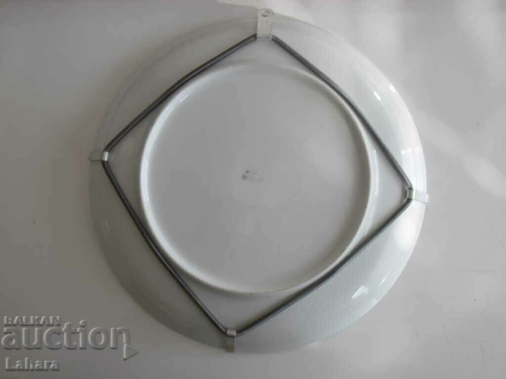 Delivery of Author's porcelain plate Delivery of Author's porcelain plate