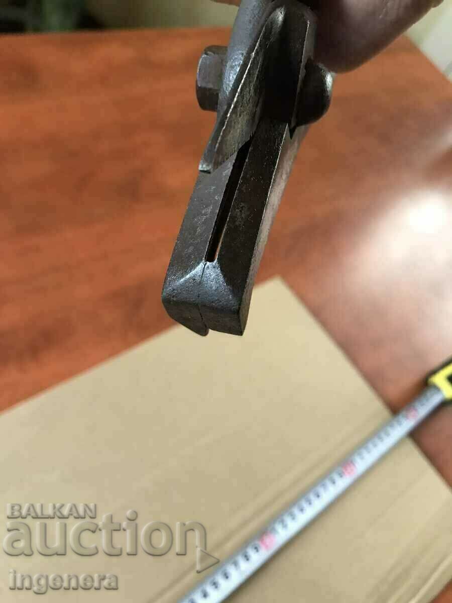 Auction TOOL OLD PLIERS KNIFE GUILOTINE HEALTHY RARE Auction TOOL OLD PLIERS KNIFE GUILOTINE HEALTHY RARE