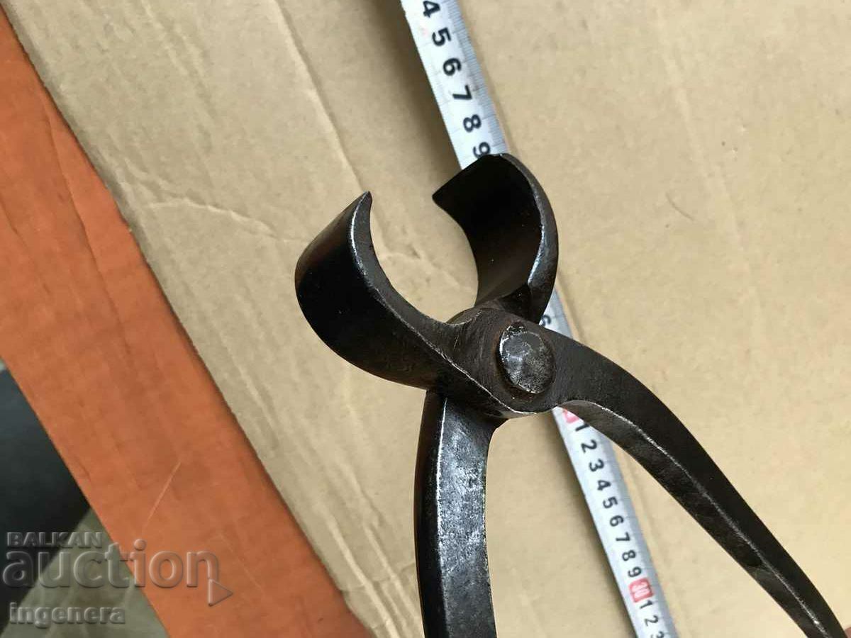 Auction TOOL PLIERS ANTIQUE FORGE Auction TOOL PLIERS ANTIQUE FORGE