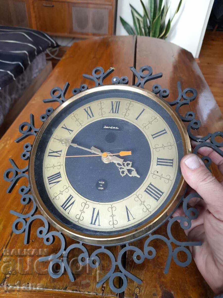 Jantar wall clock with price 35.00 BGN | € 17.90