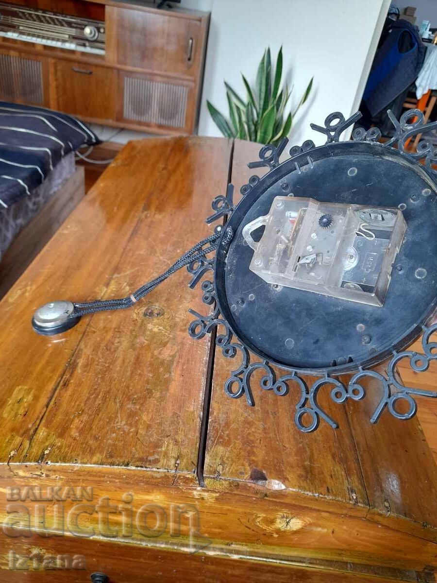 Delivery of Jantar wall clock