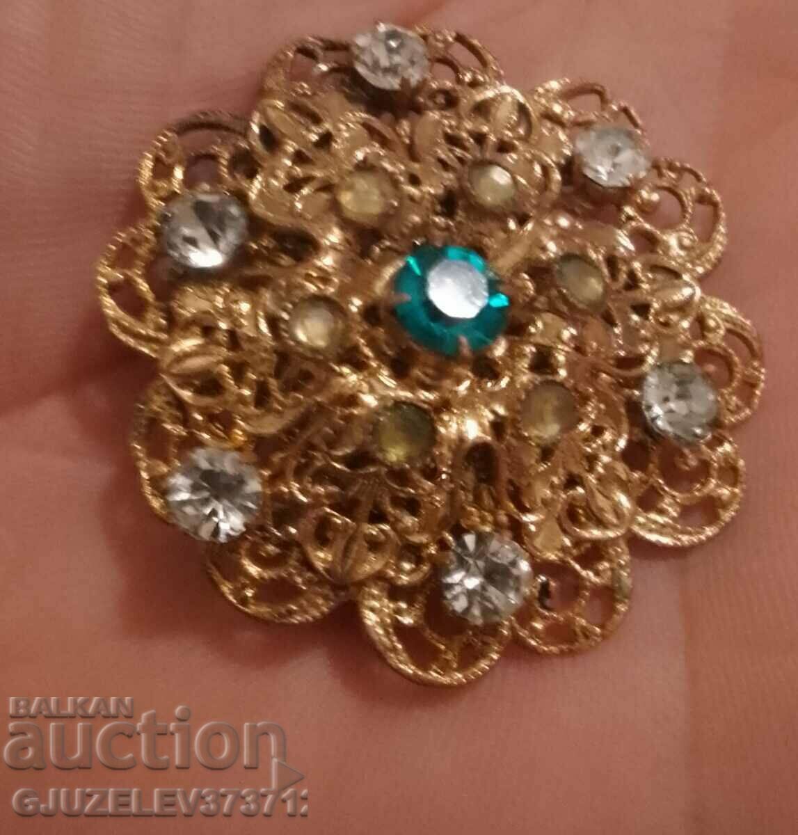 Auction Vintage crystal brooch Auction Vintage crystal brooch