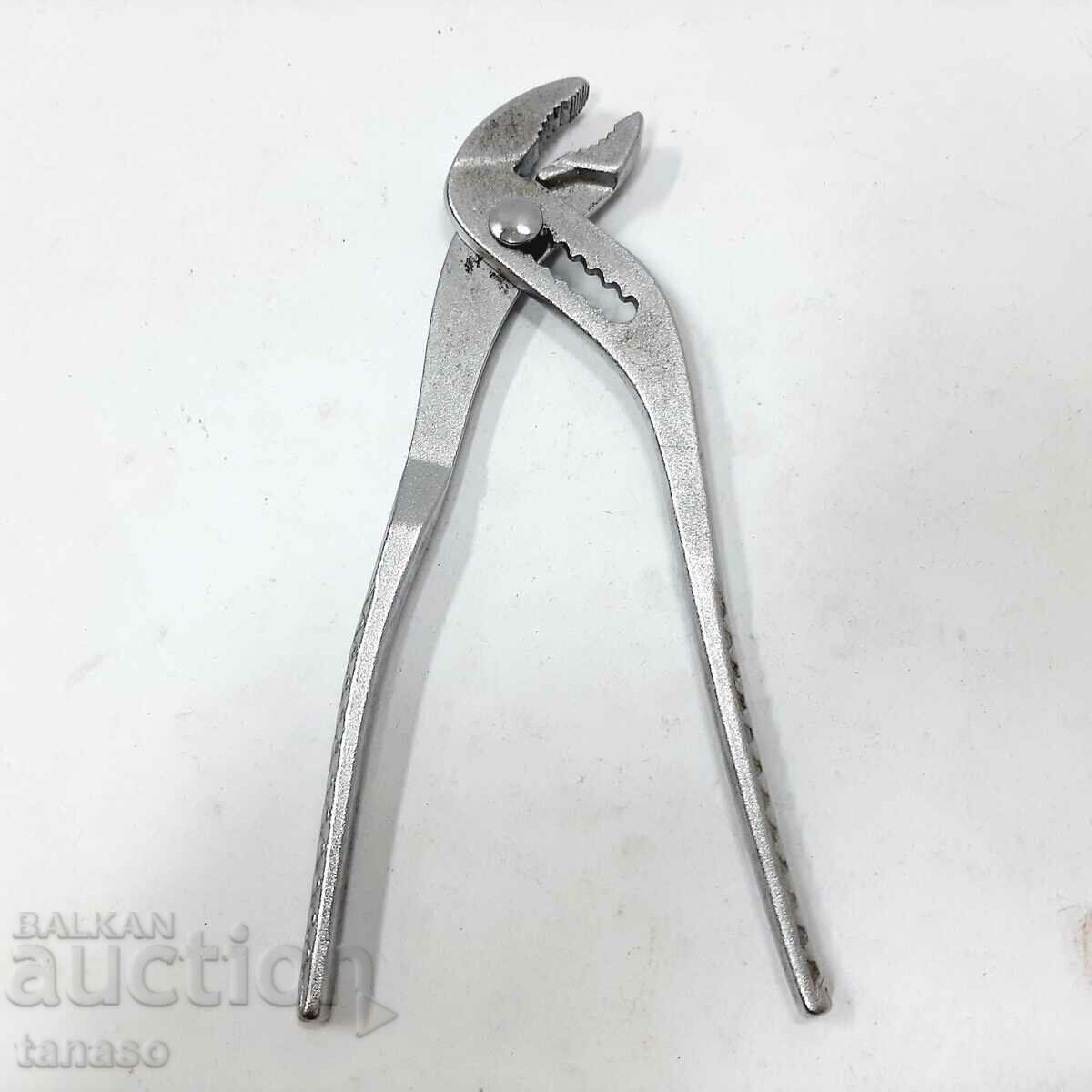 Auction German Heyco BMW pliers (10.4) Auction German Heyco BMW pliers (10.4)