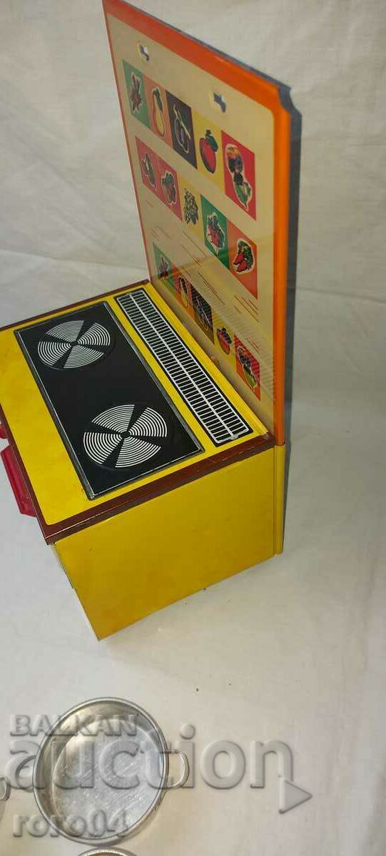 CHILDREN'S TIN STOVE - 5 CHILDREN'S TIN STOVE - 5