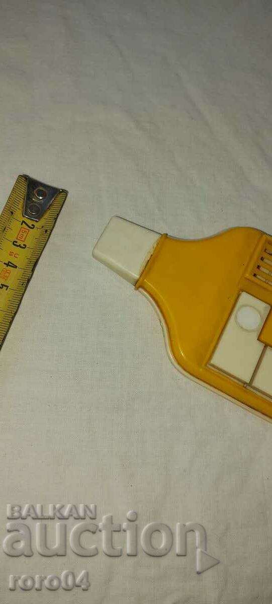 CHILDREN'S PIANO - WHISTLE - MELODEON - 5 CHILDREN'S PIANO - WHISTLE - MELODEON - 5