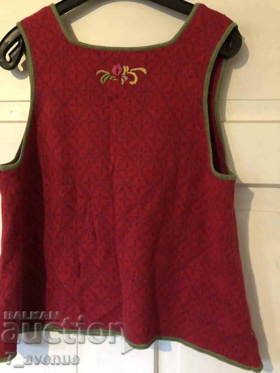 ELEC ETNO cu preț 99.00 BGN | € 50.62