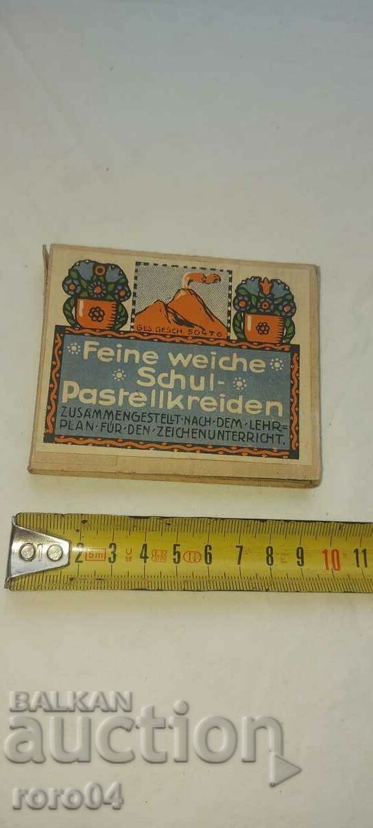 PASTELS - NAZI GERMANY - WWII - NEW with price 40.00 BGN | € 20.45