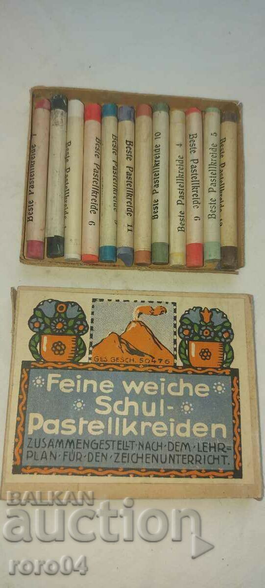 Delivery of PASTELS - NAZI GERMANY - WWII - NEW