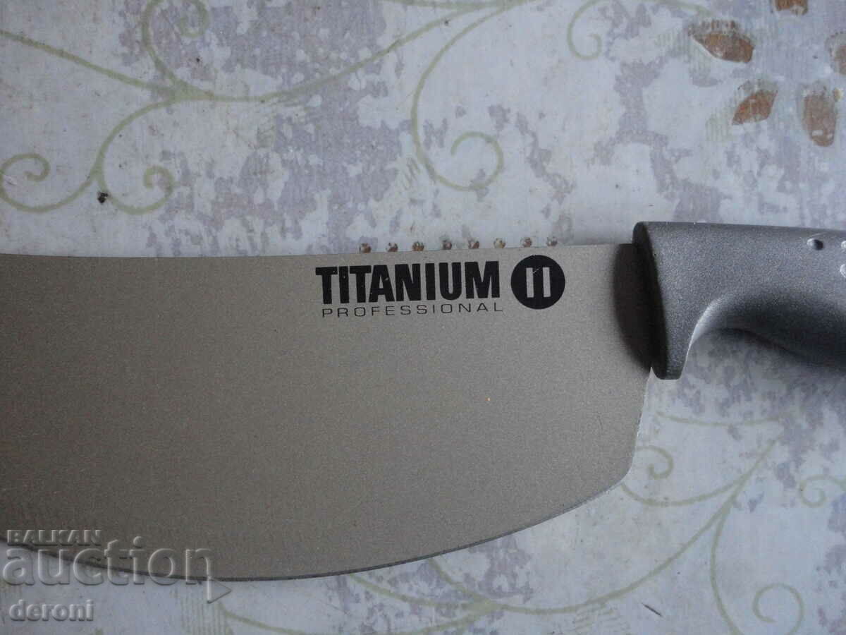 Auction  A great Titanium knife