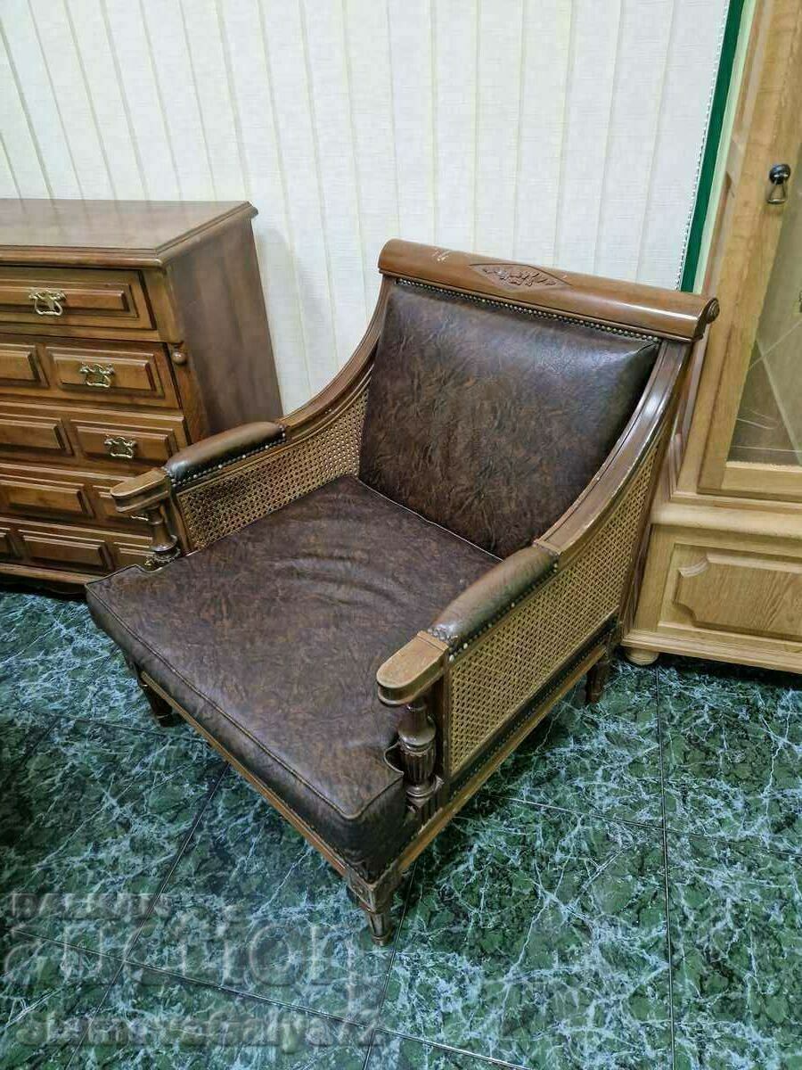 Ένα ζευγάρι όμορφες πολυθρόνες αντίκες - 7