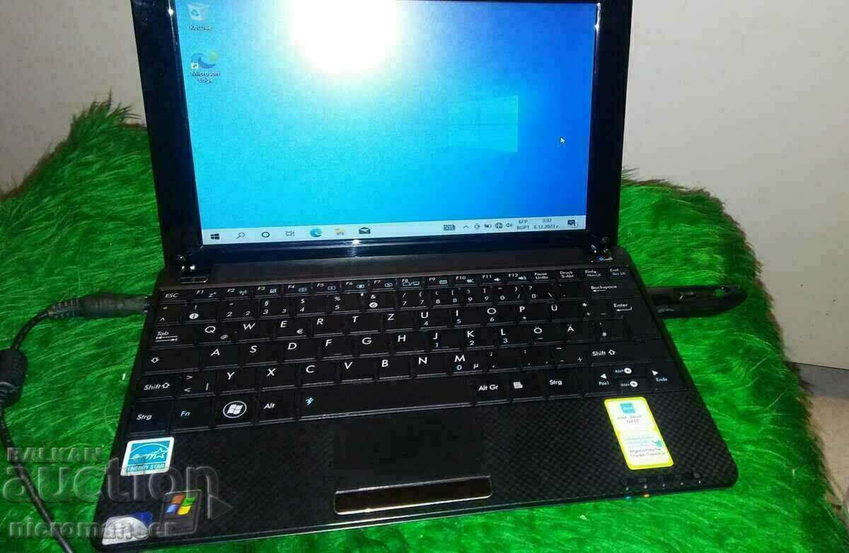 ASUS mini laptop like new!