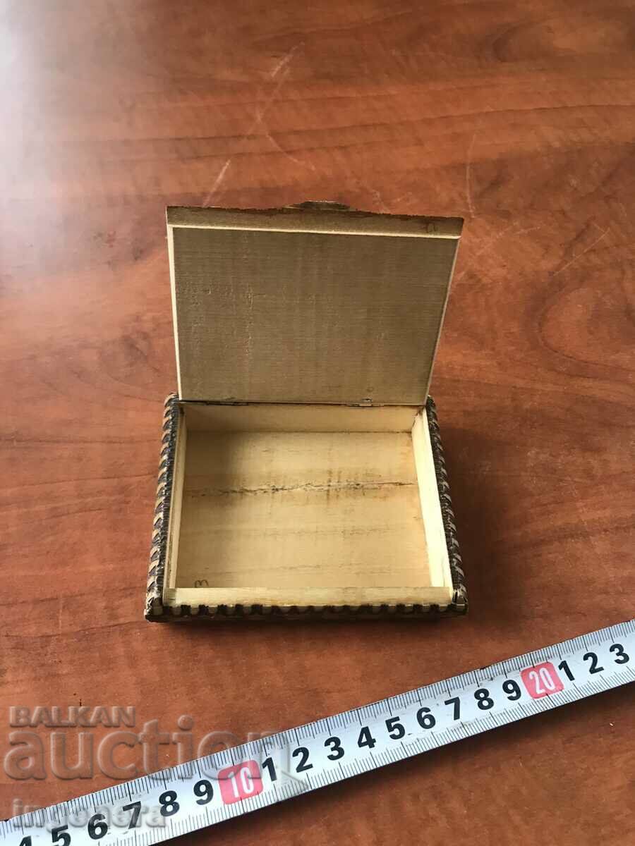 Auction BOX BOX SNAGAR WOOD ANTIQUE PYROGRAPH DRAWING Auction BOX BOX SNAGAR WOOD ANTIQUE PYROGRAPH DRAWING