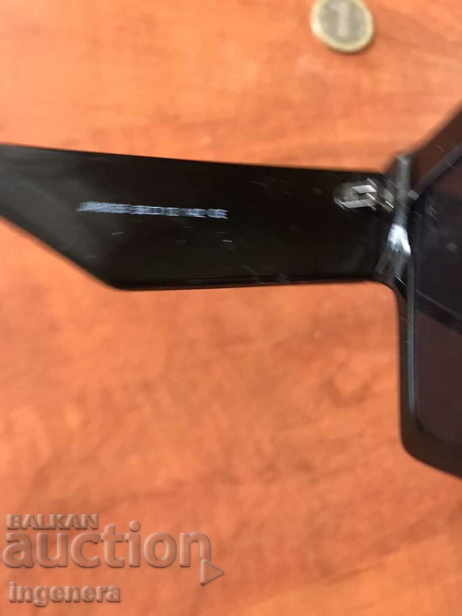 Auction  SUNGLASSES NEW