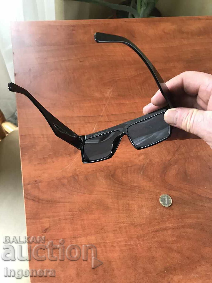 Delivery of SUNGLASSES NEW