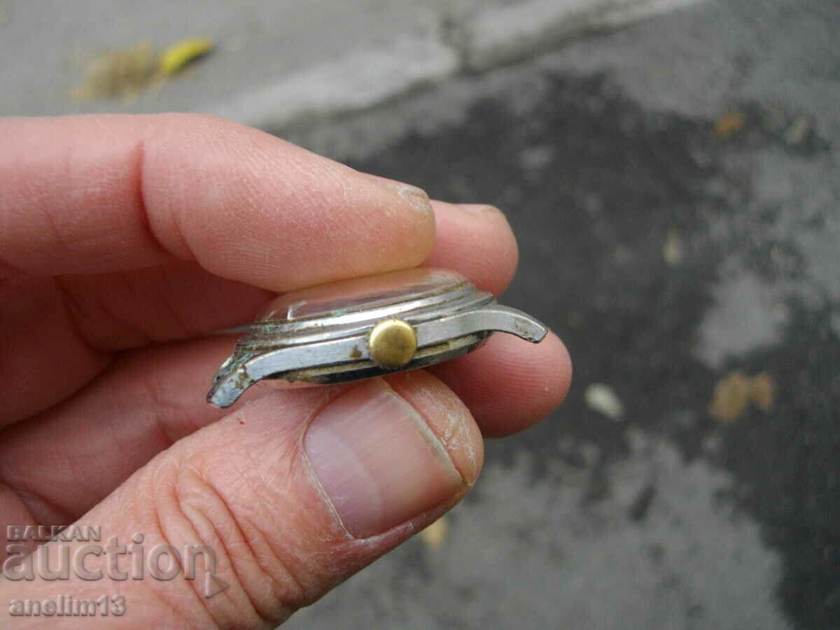 Доставка на КОЛЕКЦИОНЕРСКИ МАЛЪК ЧАСОВНИК ВОСТОК 15 КАМНЯ WOSTOK Доставка на КОЛЕКЦИОНЕРСКИ МАЛЪК ЧАСОВНИК ВОСТОК 15 КАМНЯ WOSTOK