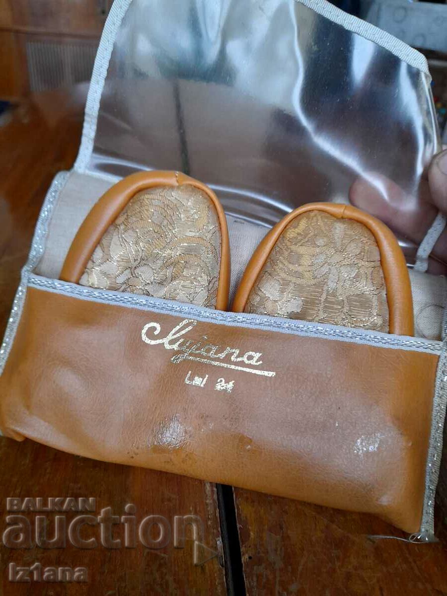 Παλιά νύχια με τιμή 35.00 BGN | € 17.90