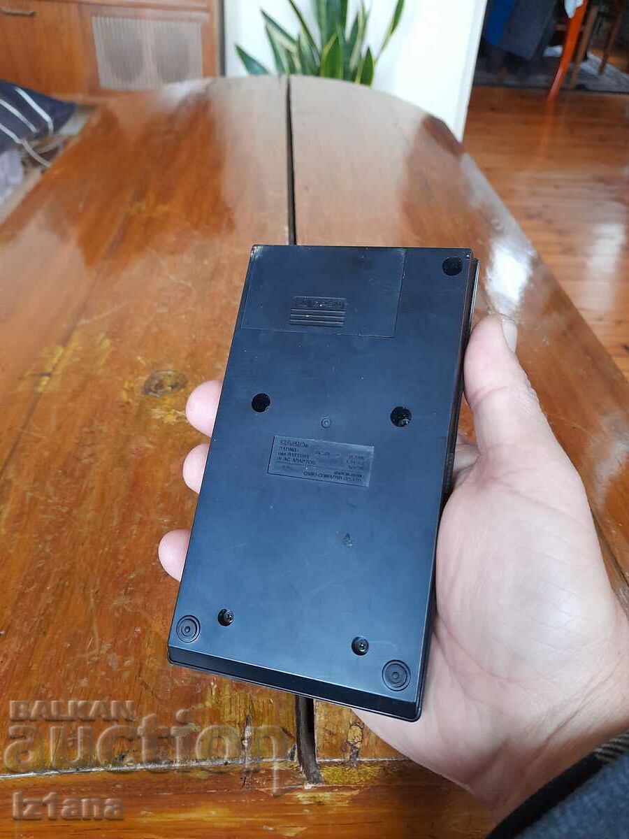 Παράδοση Παλιά αριθμομηχανή Casio FX-135