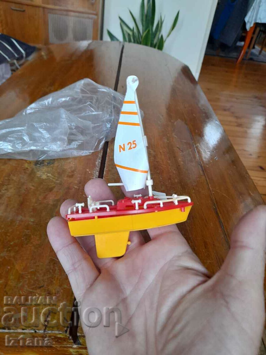 Old toy boat, speedboat with price 15.00 BGN | € 7.67 Old toy boat, speedboat with price 15.00 BGN | € 7.67