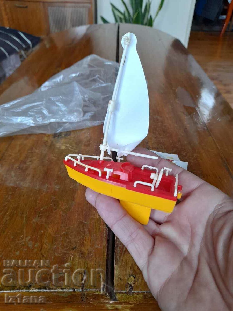 Auction Old toy boat, speedboat Auction Old toy boat, speedboat