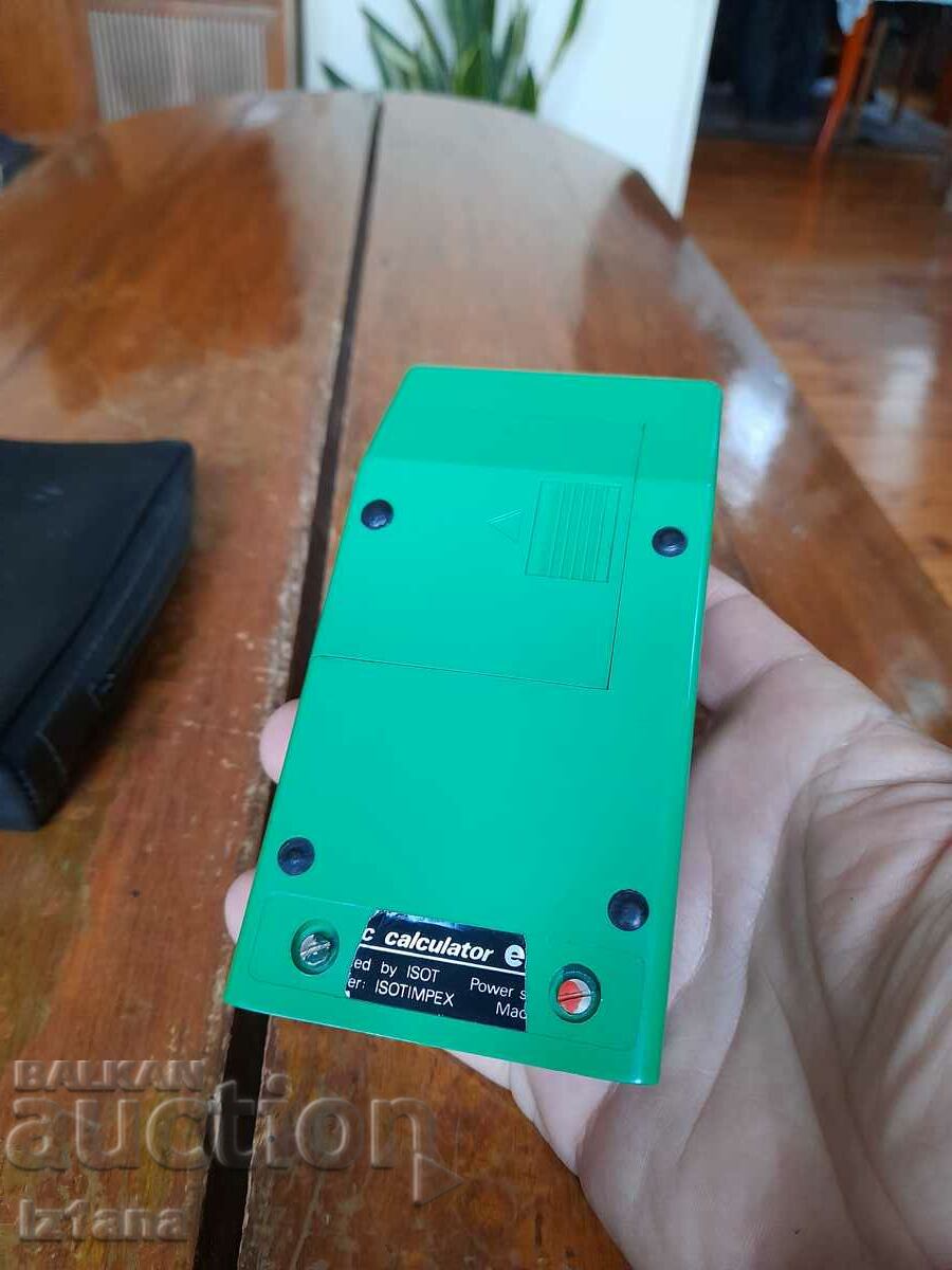 Livrarea Vechiul calculator Elka 101