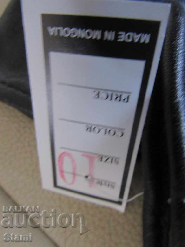 Delivery of Black men's leather gloves with genuine leather lining,