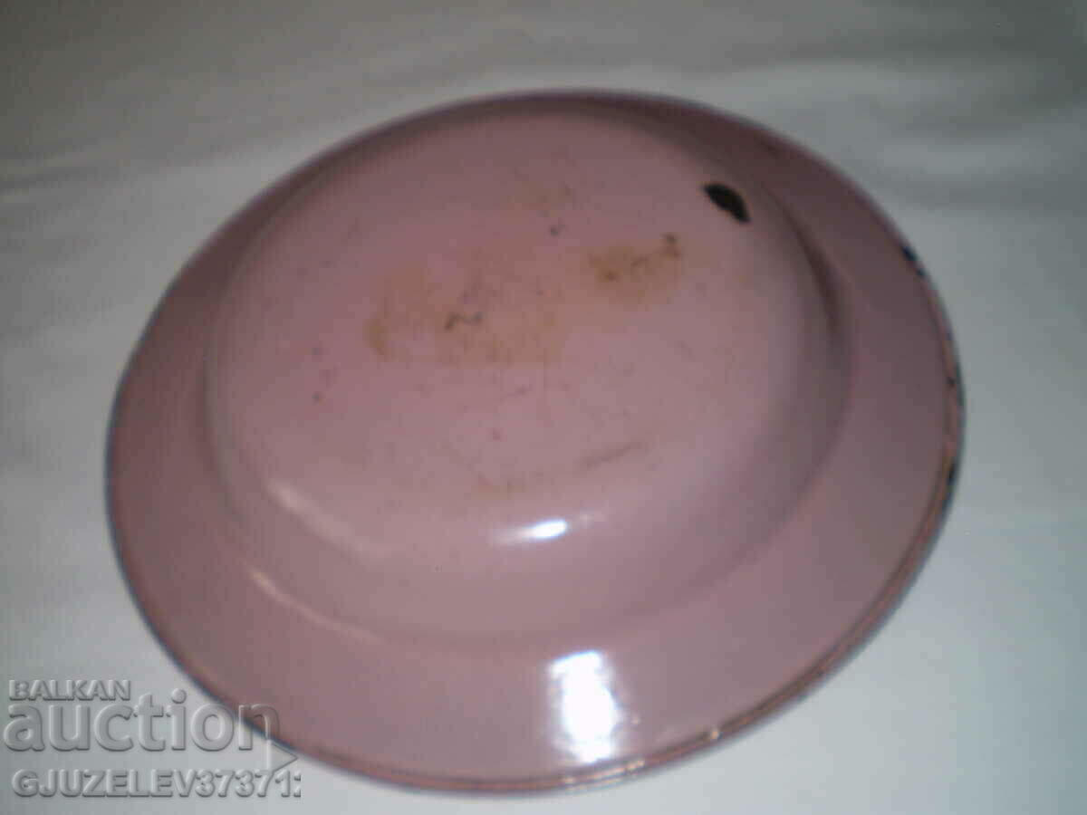 Delivery of Old pink metal plate enamel hand painted flowers Delivery of Old pink metal plate enamel hand painted flowers