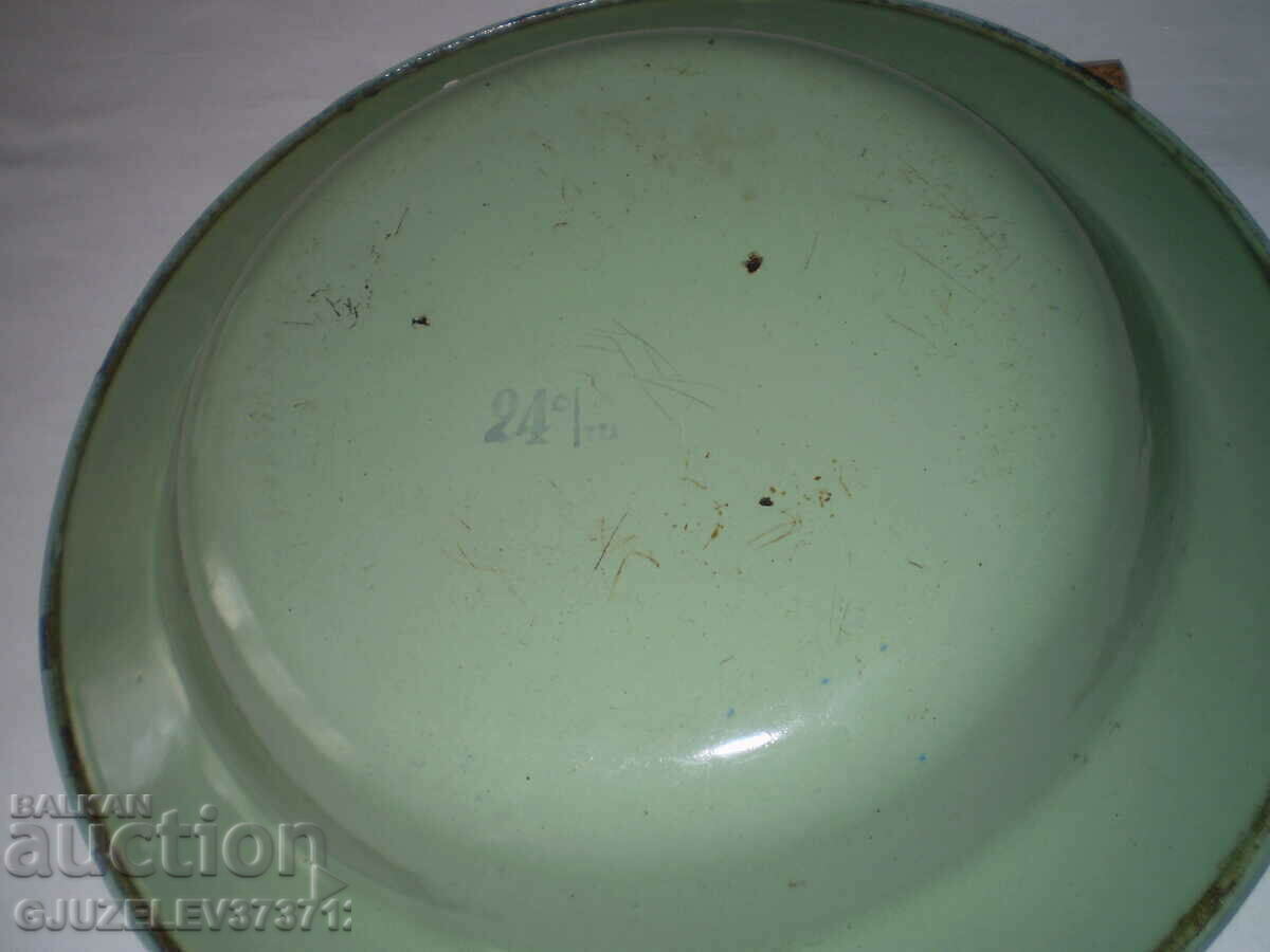 Delivery of Green old metal plate hand painted enamel flowers