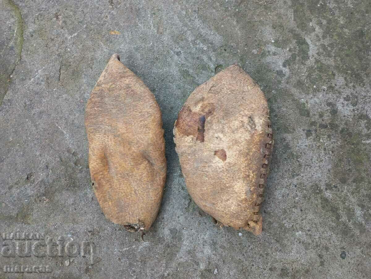 Old leather jackets with price 10.00 BGN | € 5.11 Old leather jackets with price 10.00 BGN | € 5.11