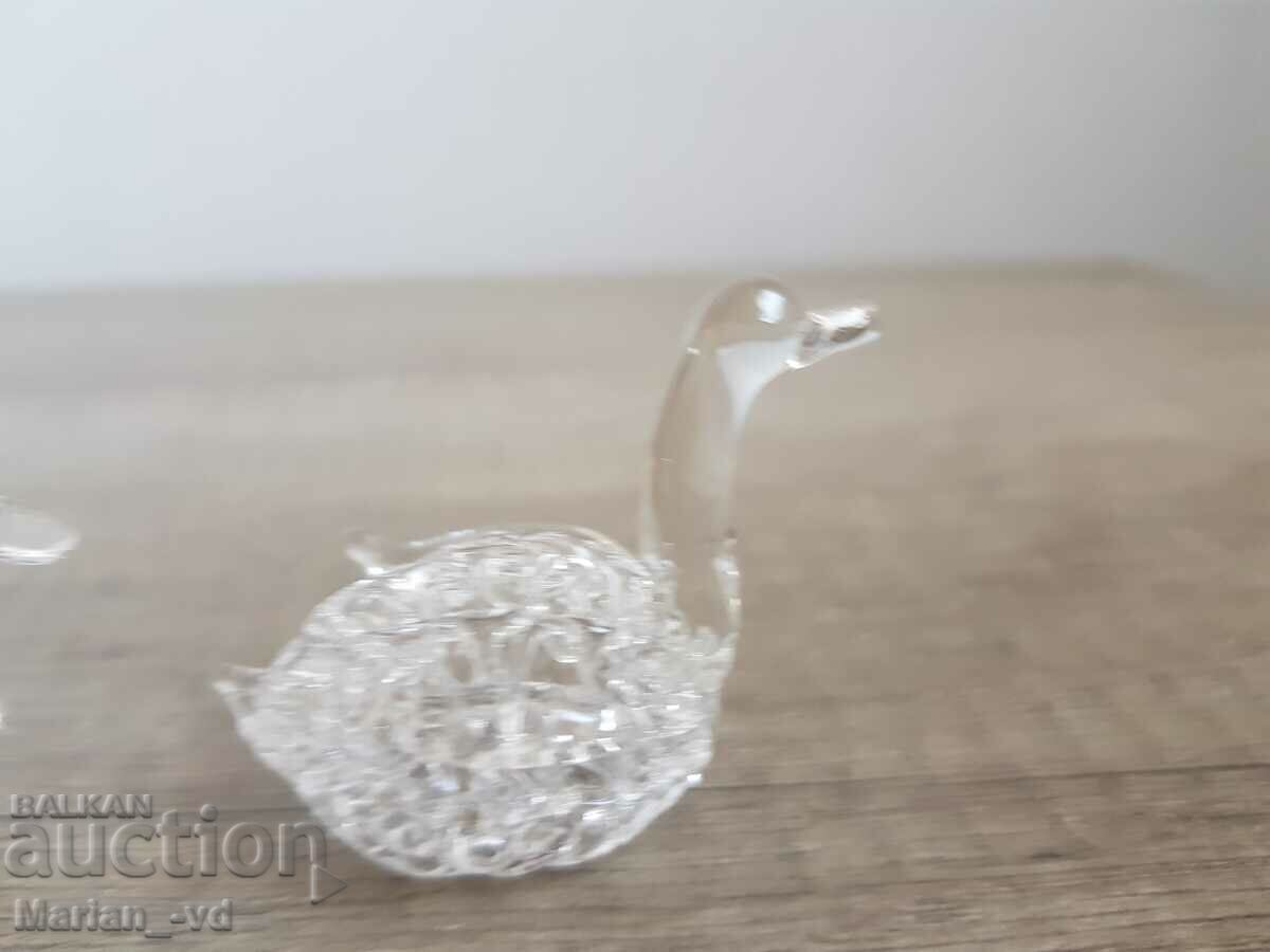 Mici lebede de sticlă cu preț 30.00 BGN | € 15.34 Mici lebede de sticlă cu preț 30.00 BGN | € 15.34