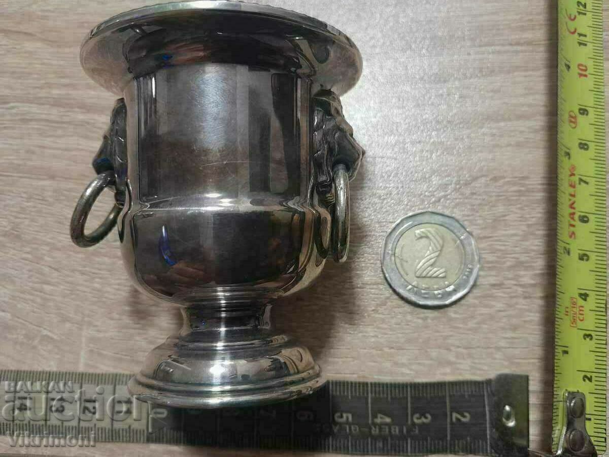 Silver dish, lion, England, Sheffield with price € 17.90 | 35.01 BGN