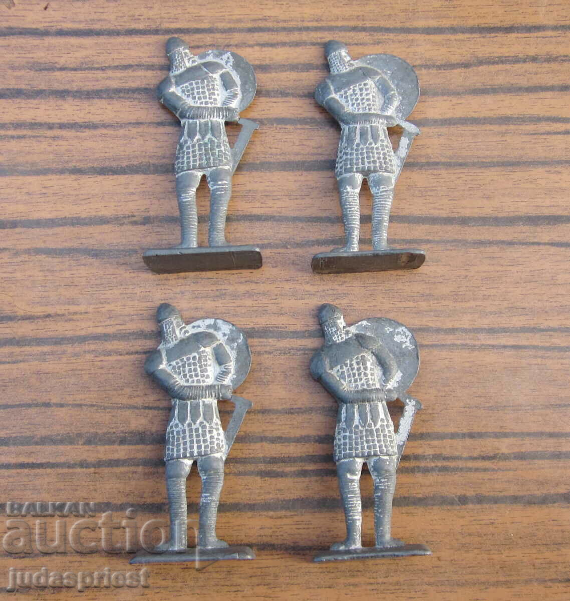 παλιοί Ρώσοι Σοβιετικοί ήρωες μολύβδου στρατιωτών με τιμή 20.00 BGN | € 10.23 παλιοί Ρώσοι Σοβιετικοί ήρωες μολύβδου στρατιωτών με τιμή 20.00 BGN | € 10.23