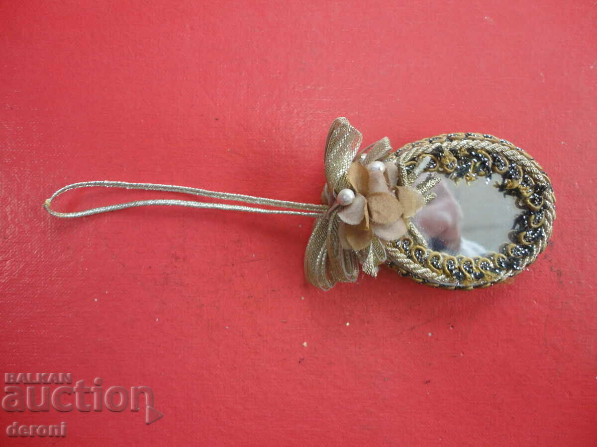 Antique double sided mirror with tinsel and pearls - 7 Antique double sided mirror with tinsel and pearls - 7