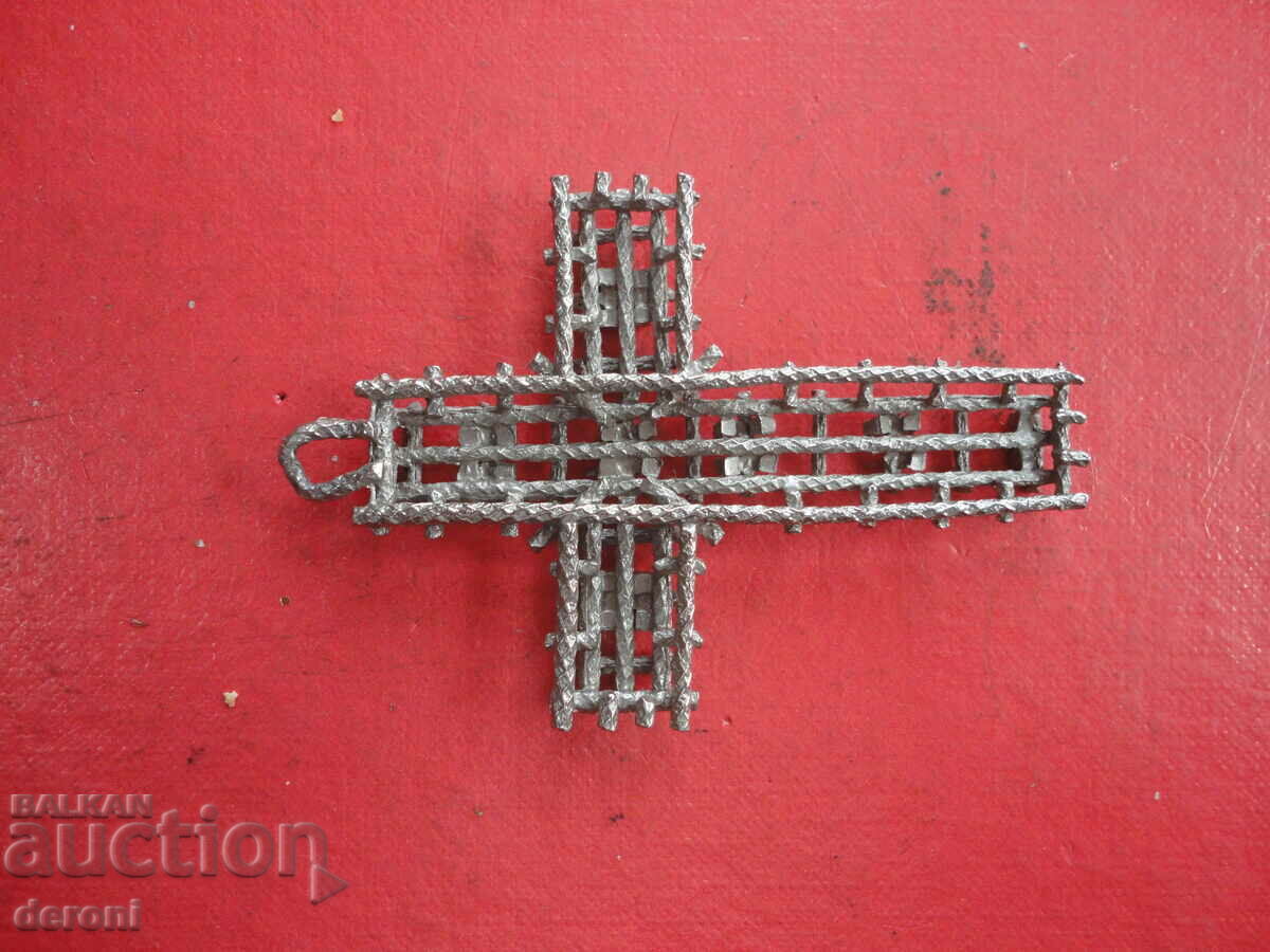 Delivery of Antique metal openwork cross Delivery of Antique metal openwork cross