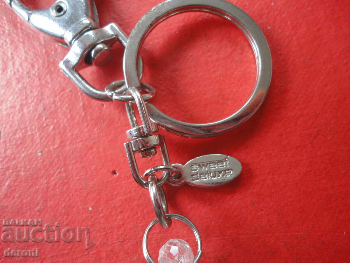 Delivery of Amazing Sweet de Luxe accessory keyring