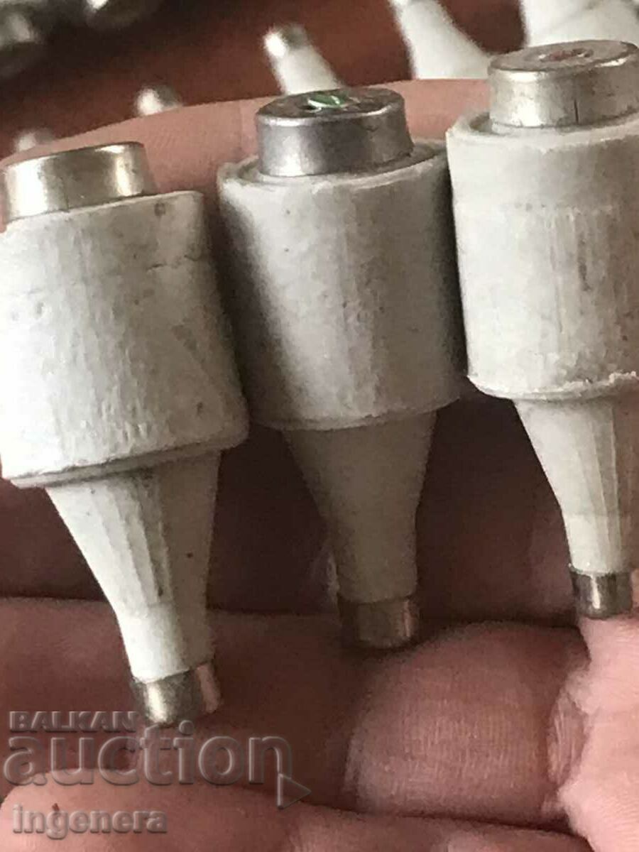 FUSE BUSHON CARTRIDGE PORCELAIN 4.6 AND 10 A ,500 V-30 BR. - 5 FUSE BUSHON CARTRIDGE PORCELAIN 4.6 AND 10 A ,500 V-30 BR. - 5