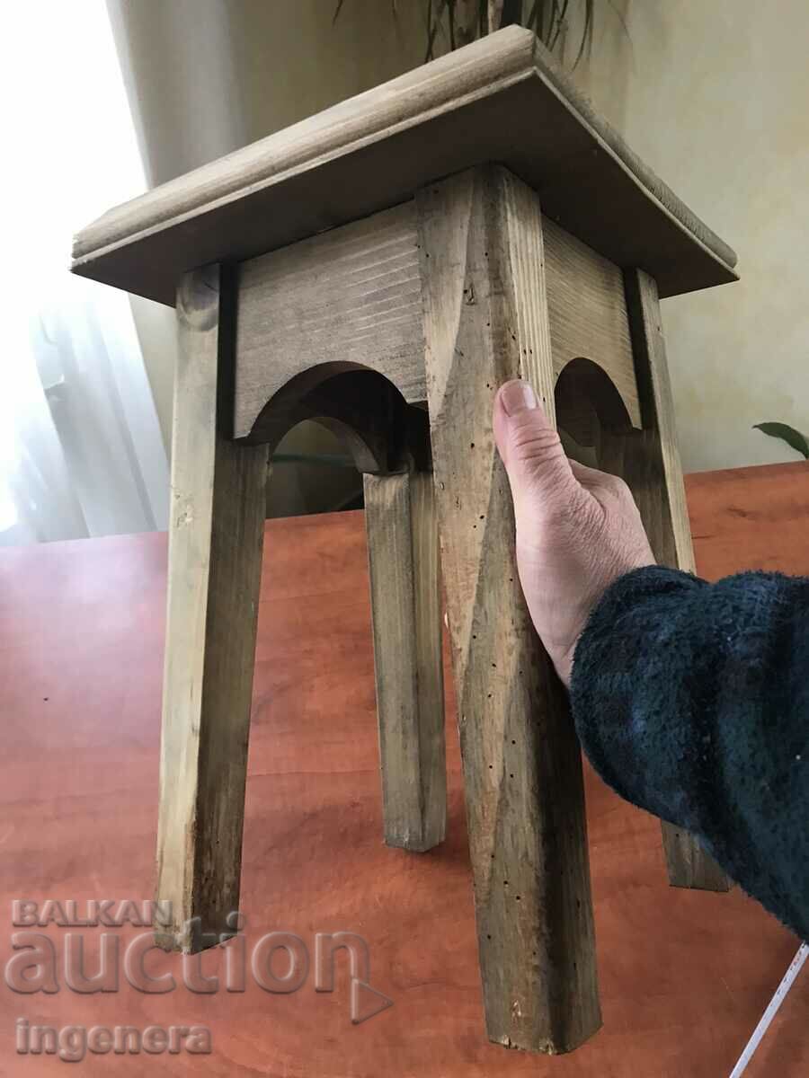 Auction  CHAIR CHAIR SOLID WOOD ANTIQUE