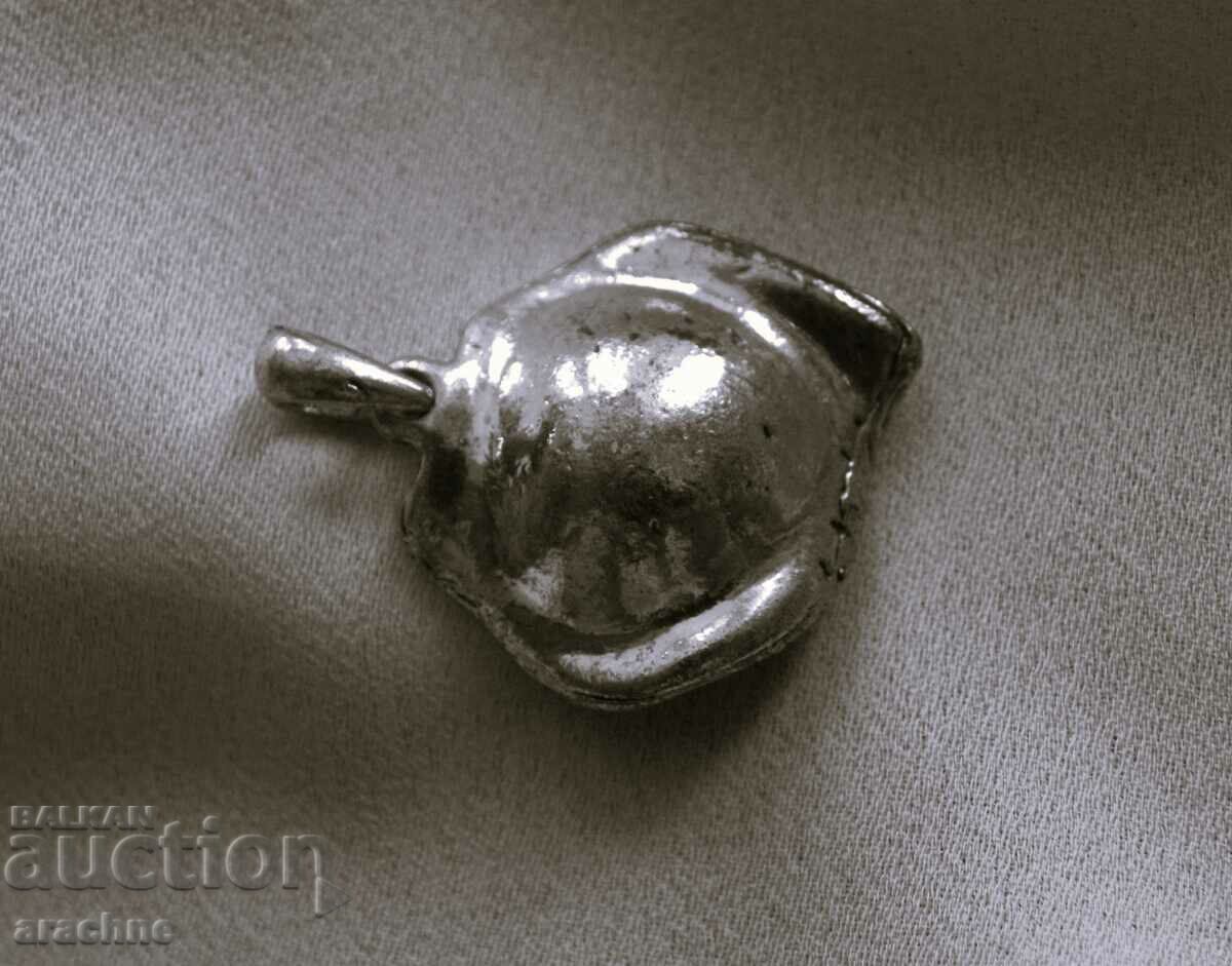 Silver locket with black tourmalines with price 35.00 BGN | € 17.90 Silver locket with black tourmalines with price 35.00 BGN | € 17.90