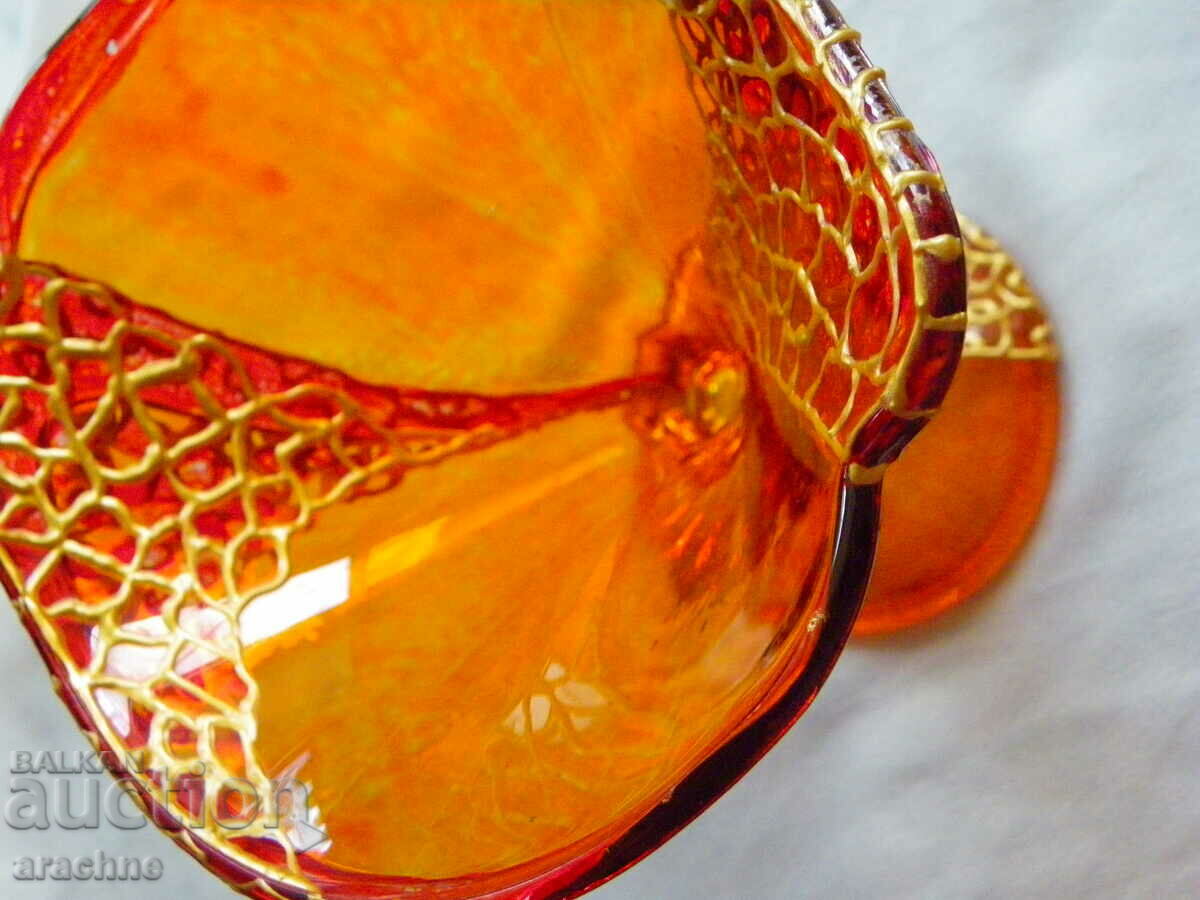 Livrarea Un vas frumos de sticlă Livrarea Un vas frumos de sticlă