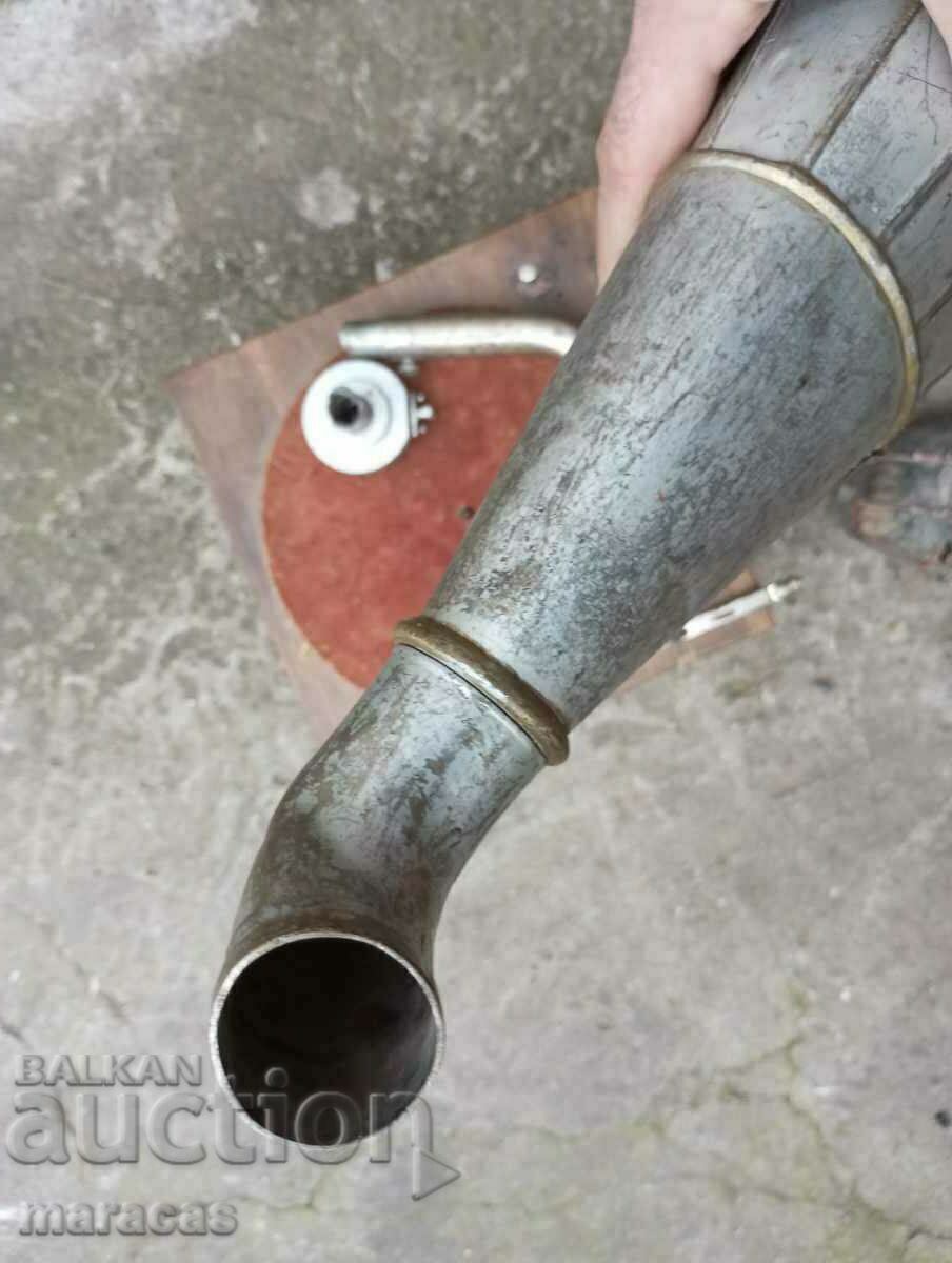 Auction Old gramophone with funnel Auction Old gramophone with funnel