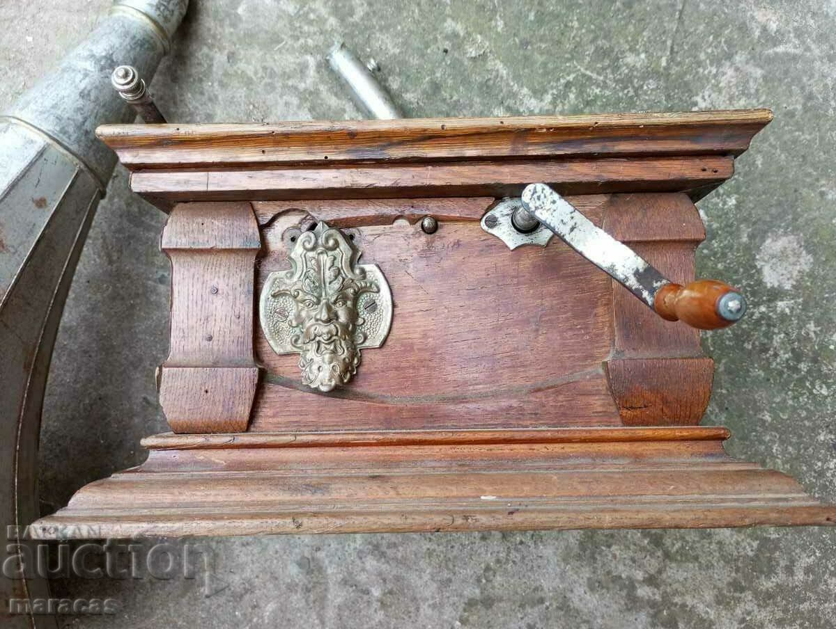 Old gramophone with funnel - 5 Old gramophone with funnel - 5