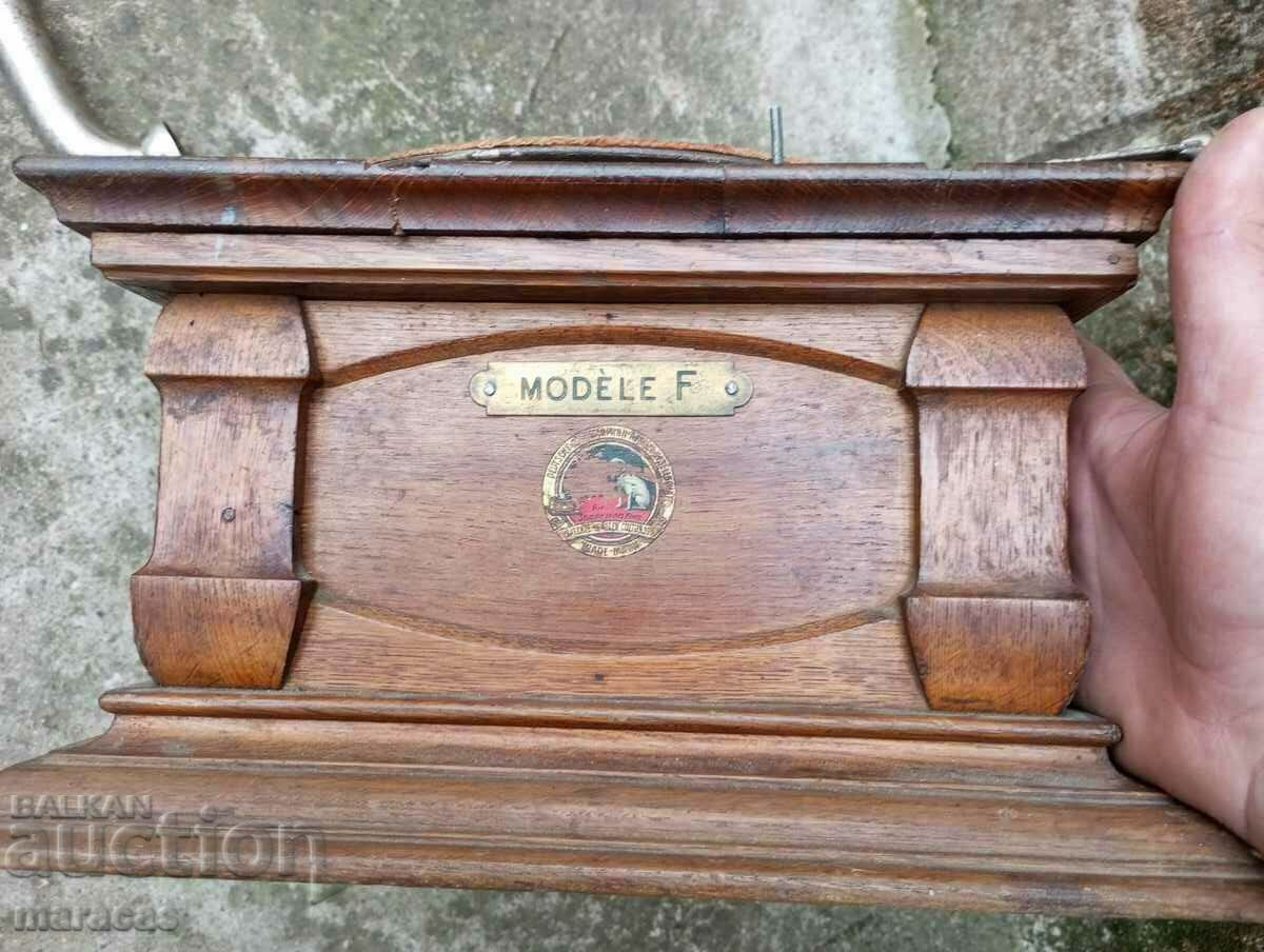 Old gramophone with funnel - 6 Old gramophone with funnel - 6