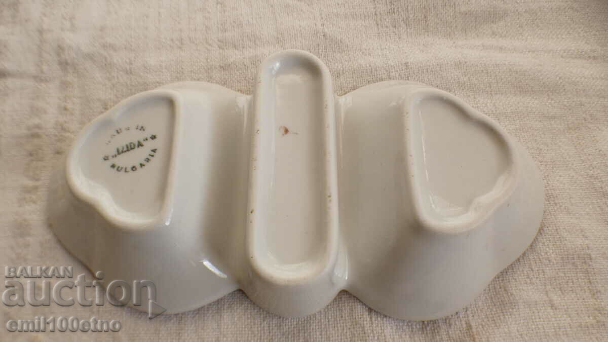 Delivery of Old Bulgarian porcelain Isis salt shaker Delivery of Old Bulgarian porcelain Isis salt shaker