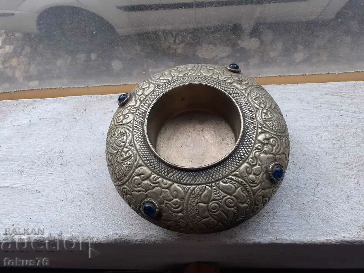 Delivery of Tas, bowl, pot, jug Delivery of Tas, bowl, pot, jug