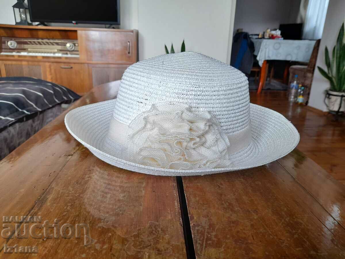 Old hat, cap with price 20.00 BGN | € 10.23 Old hat, cap with price 20.00 BGN | € 10.23